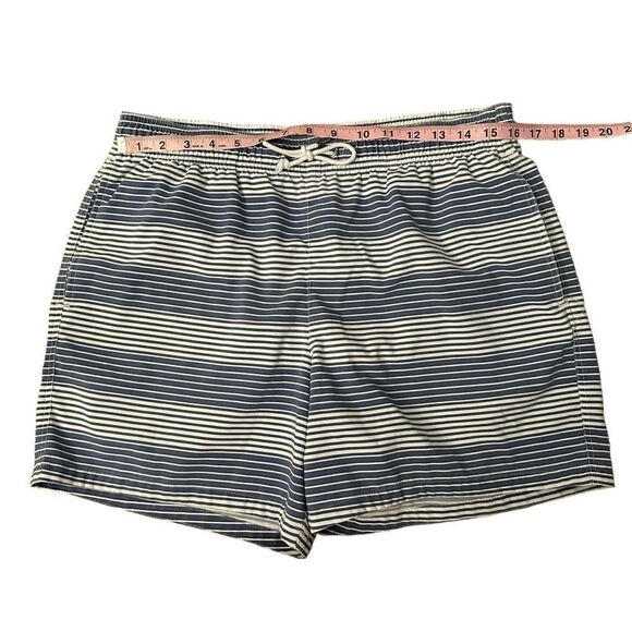 Abercrombie & Fitch ~ Mens Nay striped board shorts ~side and back pockets - Picture 8 of 10